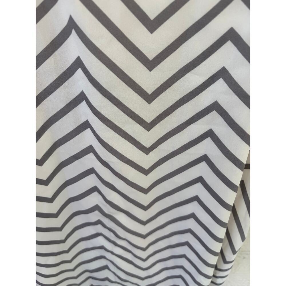Express Striped Halter Tank Top Chevron Print Flowy Blouse Size Small - Picture 6 of 6